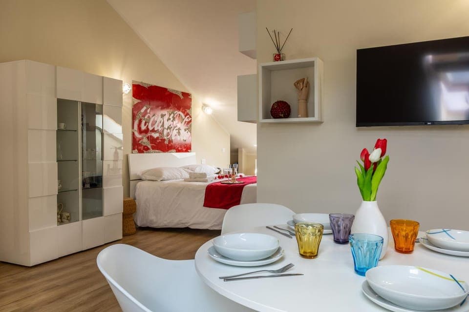 Dining area, Bedroom