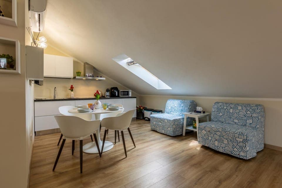 Kitchen or kitchenette, Dining area, kitchen