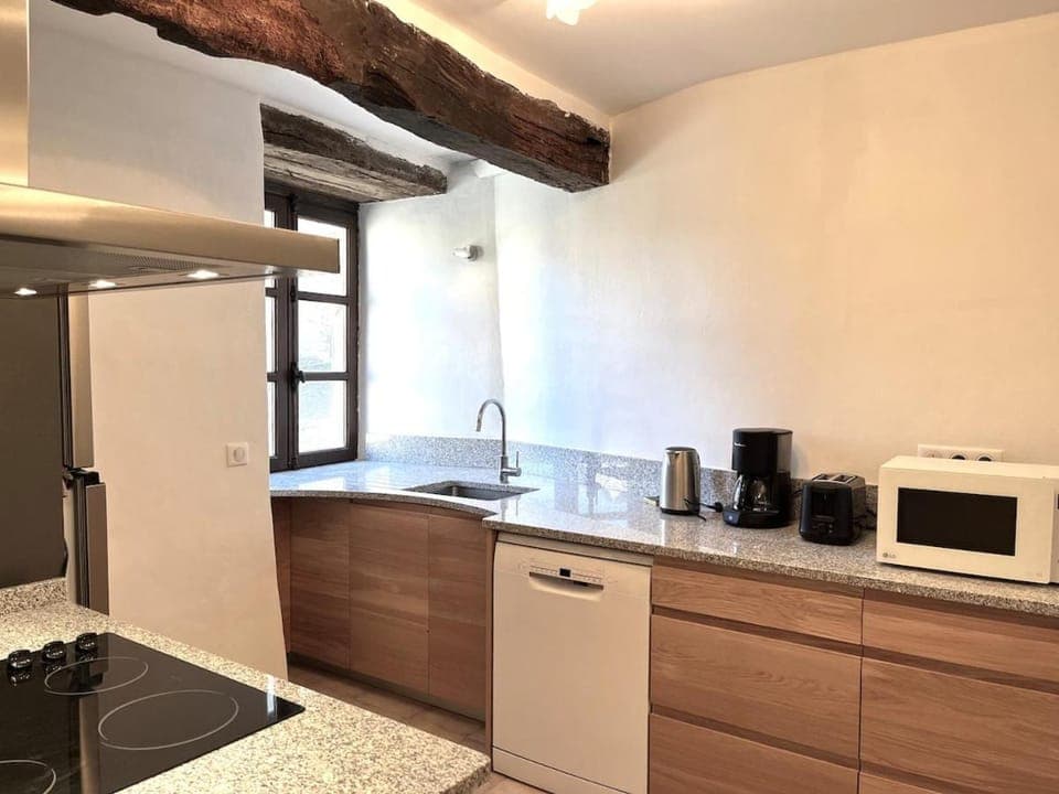 Coffee/tea facilities, Kitchen or kitchenette, oven, toaster