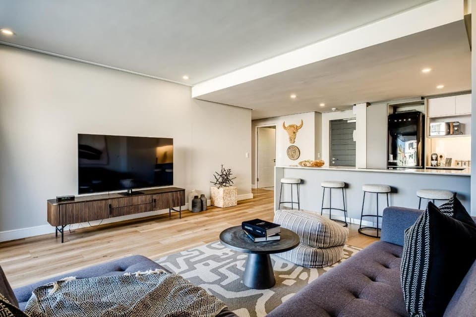 Kitchen or kitchenette, Living room, Seating area