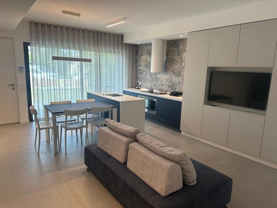 TV and multimedia, Kitchen or kitchenette, Living room, Dining area