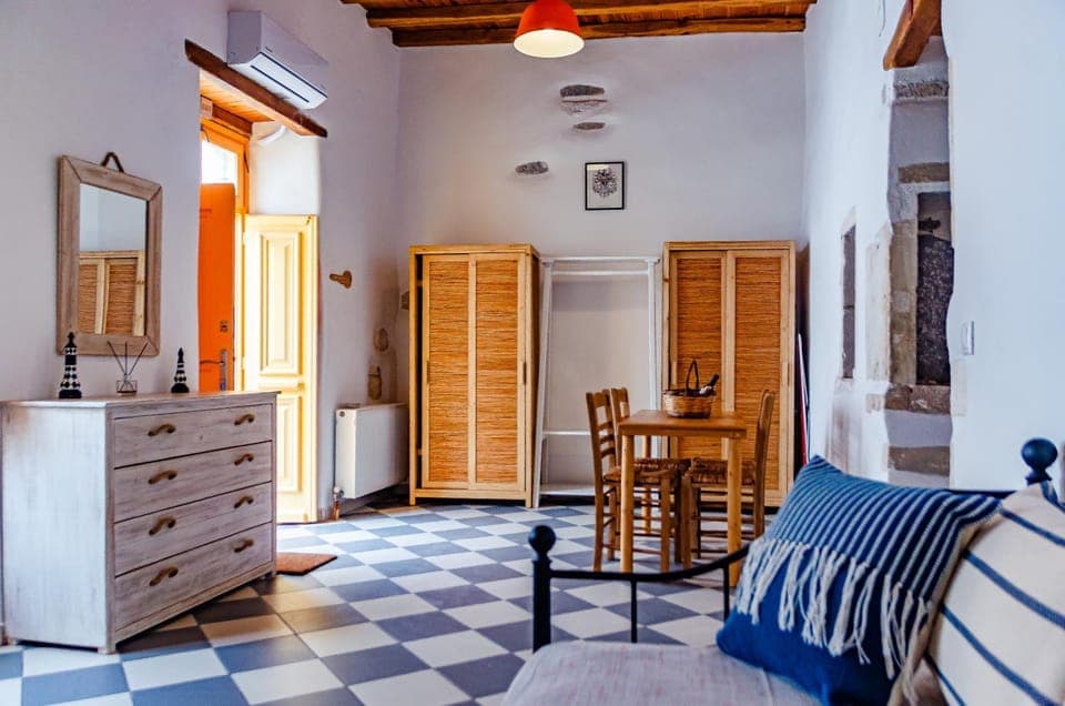 Living room, Seating area, Dining area, wardrobe