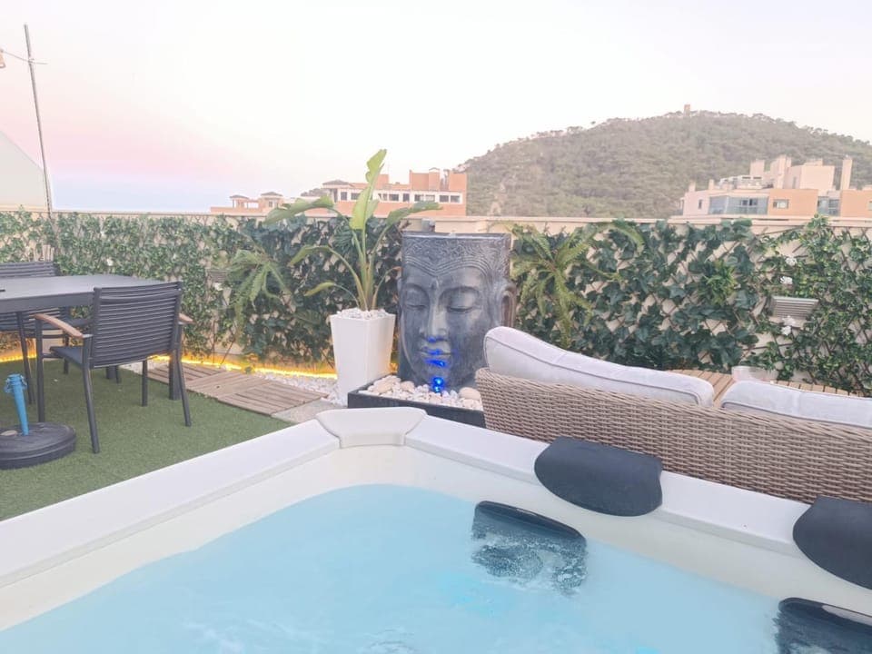 Natural landscape, Hot Tub, Spa and wellness centre/facilities, Spa and wellness centre/facilities