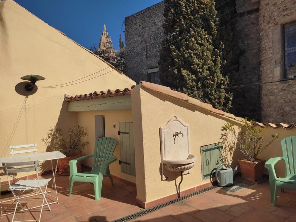 Property building, Living room