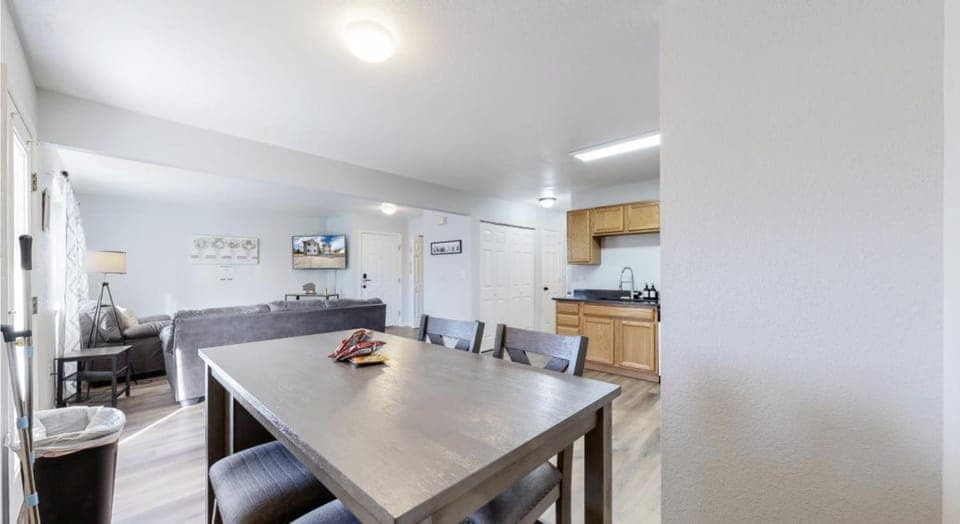 Kitchen or kitchenette, Seating area, Dining area, pet friendly