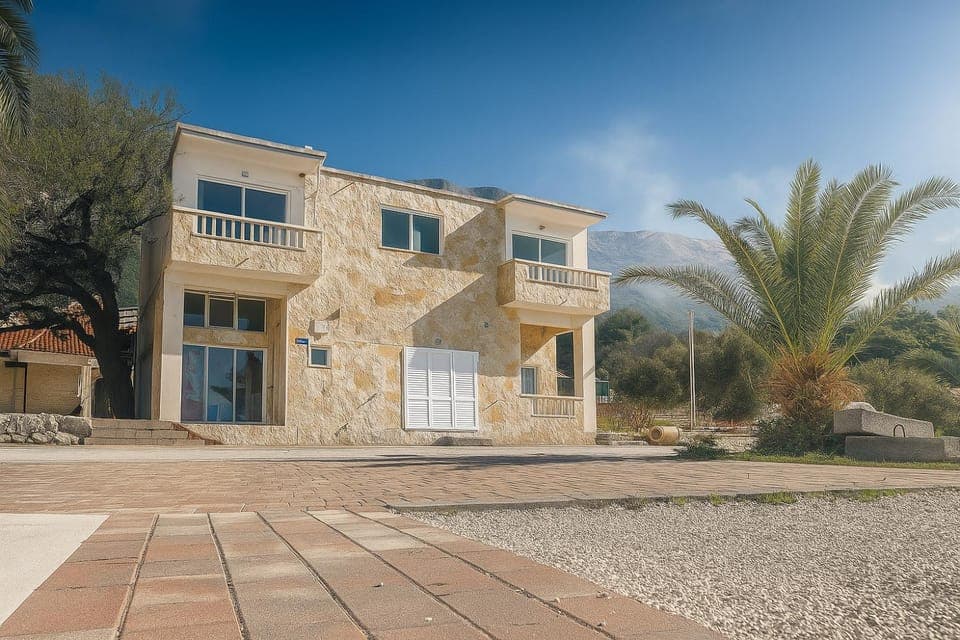 Property building, Day