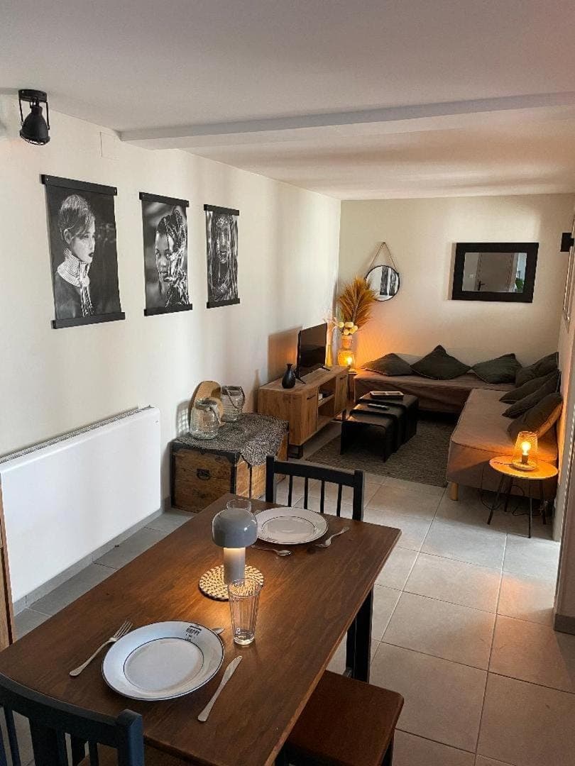 Living room, Dining area