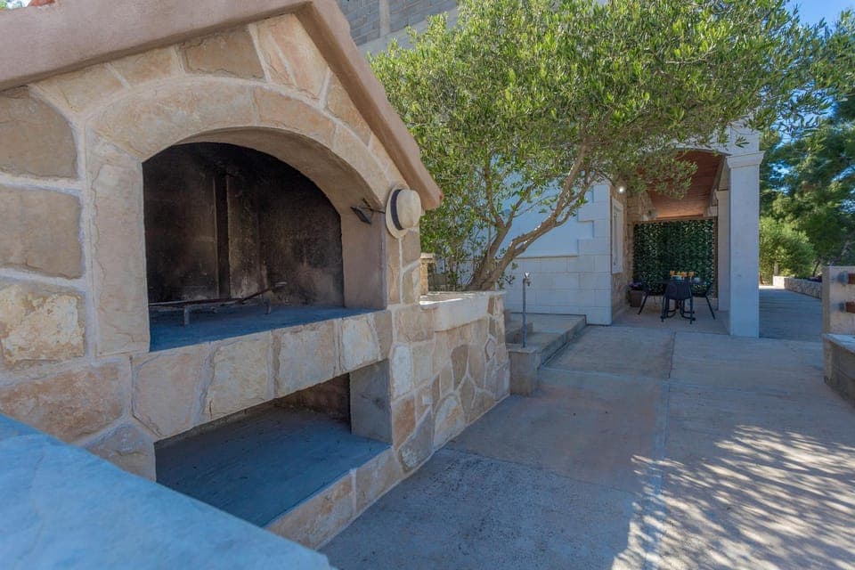 Location, children, Family