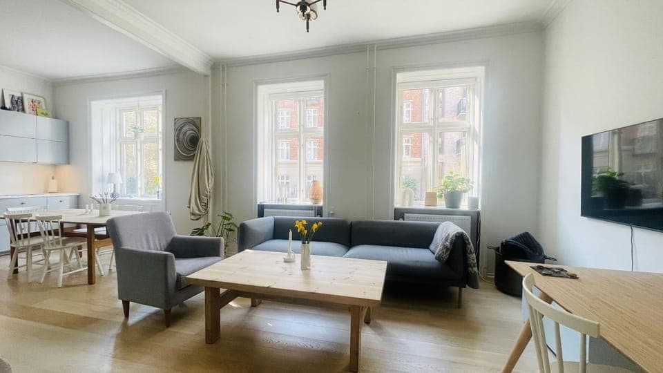 Living room, Dining area