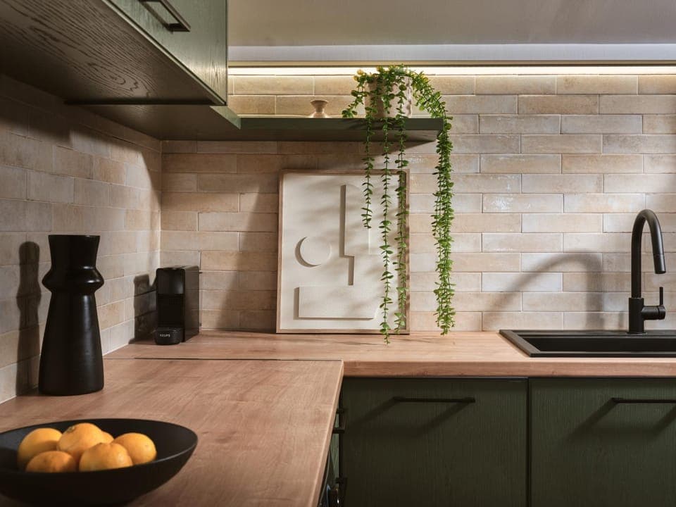 Kitchen or kitchenette