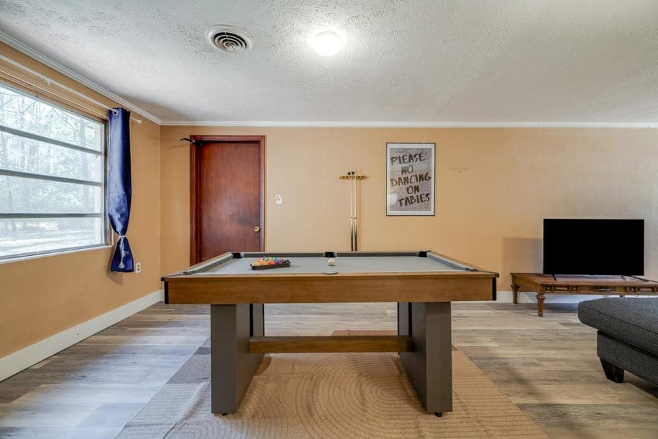 Retro Meets Modern Two Houses Sleeps 16 House in Pooler