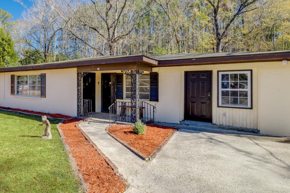 Retro Meets Modern Two Houses Sleeps 16 House in Pooler