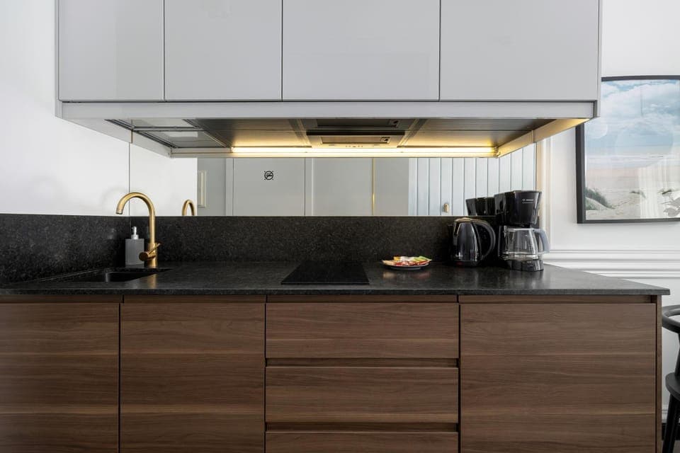 Kitchen or kitchenette, pet friendly, stove