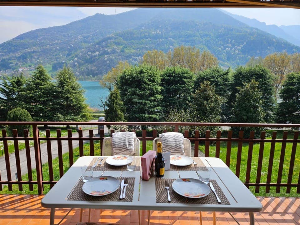 Patio, Dining area, Lake view
