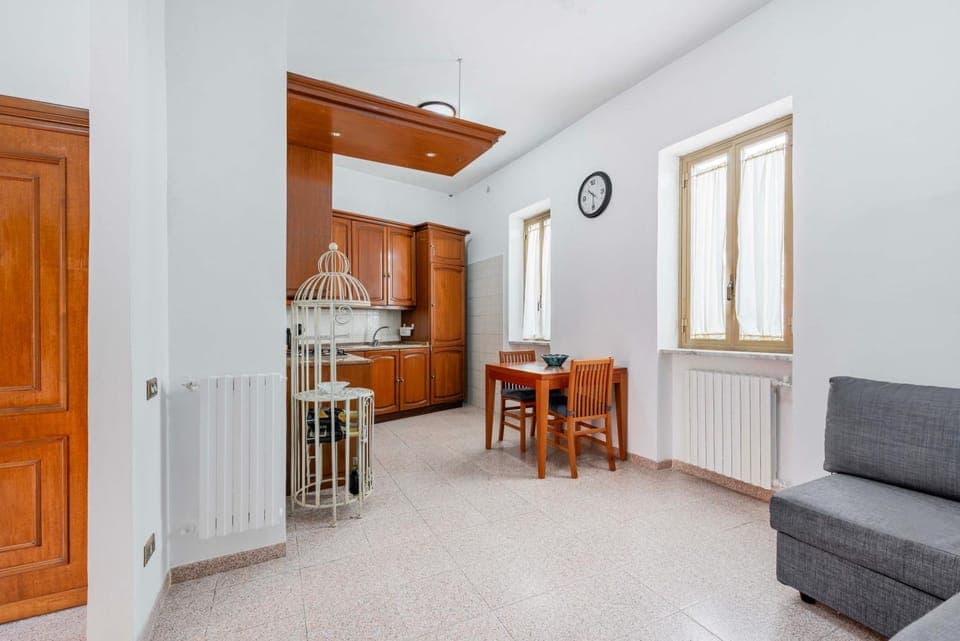 Kitchen or kitchenette, Living room, Seating area, Dining area, internet