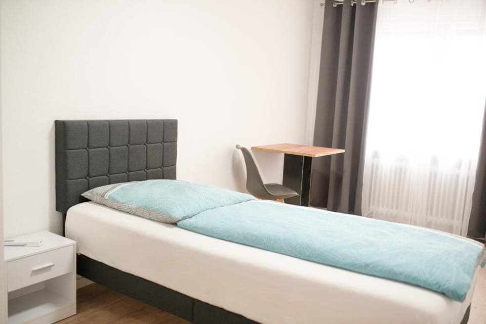 Photo of the whole room, Bedroom