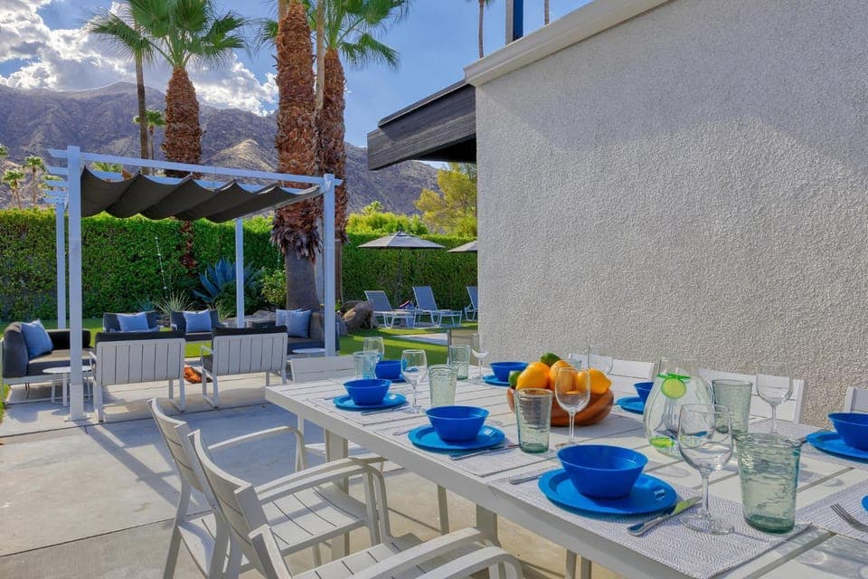 4BR MidCentury Alexander Home in Vista Las Palmas House in Palm Springs