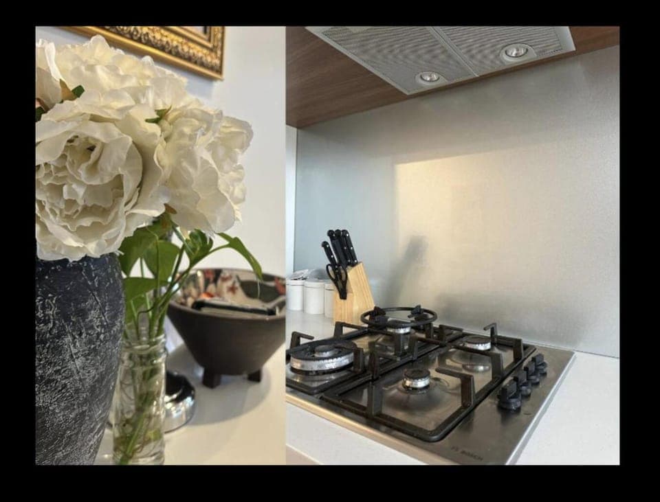 Kitchen or kitchenette, Internal: Not applicable to any particular room