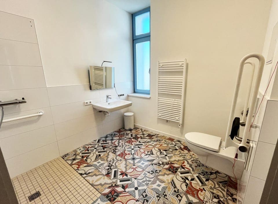 Shower, Toilet, Bathroom