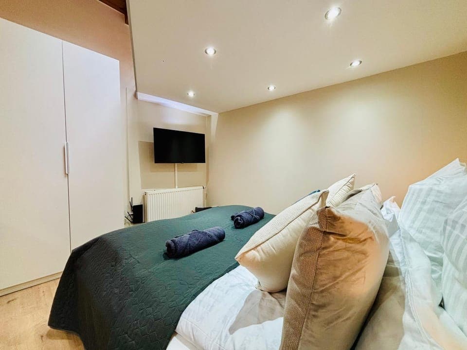 Bed, TV and multimedia