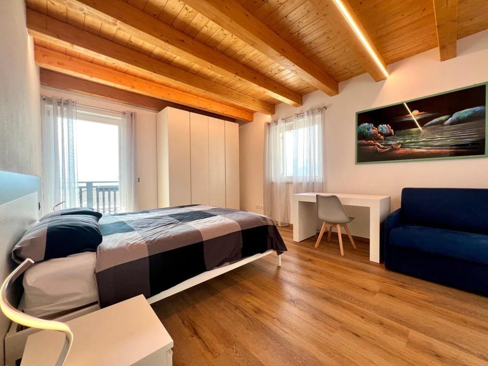 Bed, Photo of the whole room, Seating area, Evening entertainment, Bedroom