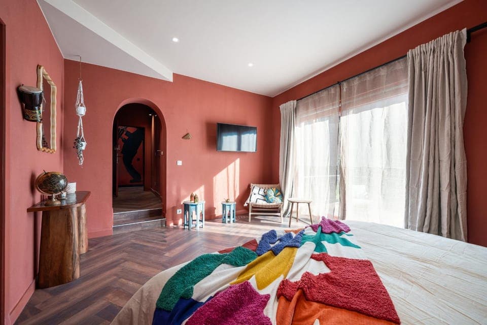 Bed, Photo of the whole room, Bedroom