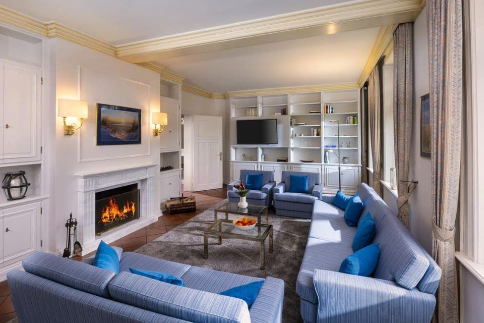 Communal lounge/ TV room, Communal lounge/ TV room, TV and multimedia, Living room, Seating area