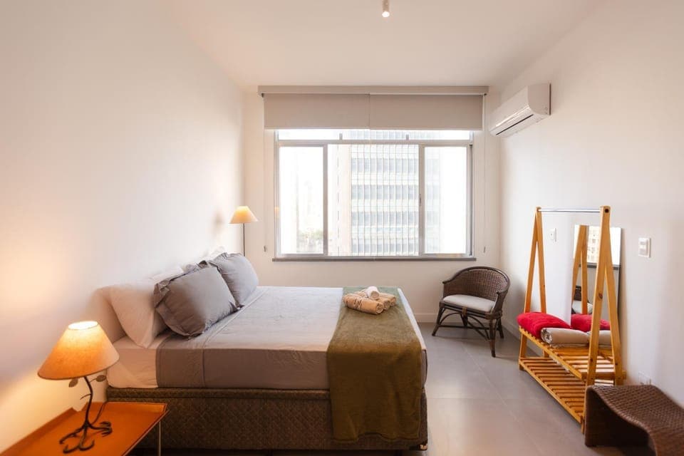 Bed, air conditioner