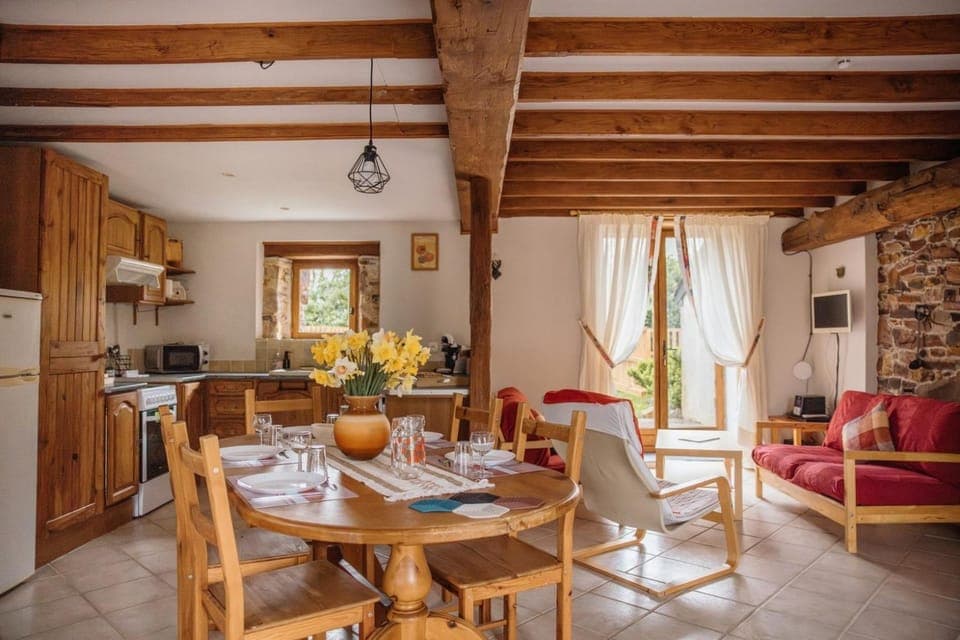 Kitchen or kitchenette, Living room, Dining area