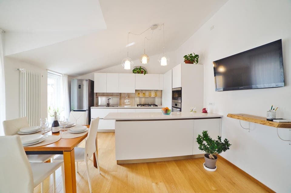 Kitchen or kitchenette, Living room