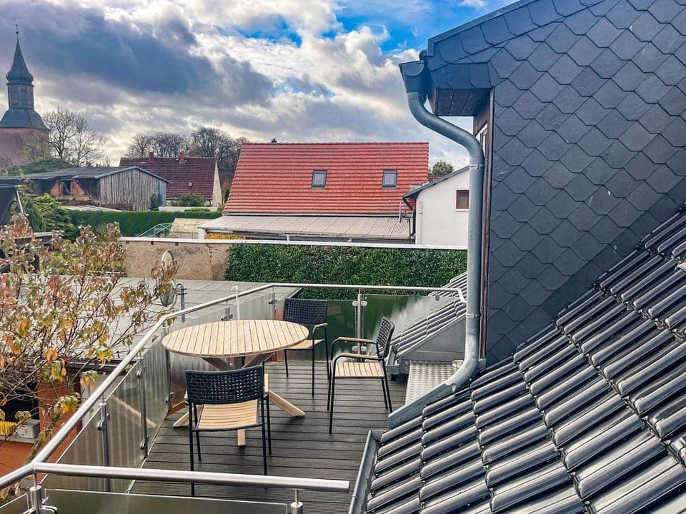 Property building, View (from property/room), Balcony/Terrace
