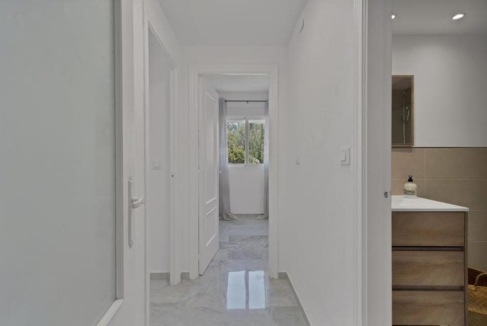 Bed, Bathroom, Photo of the whole room, Bedroom