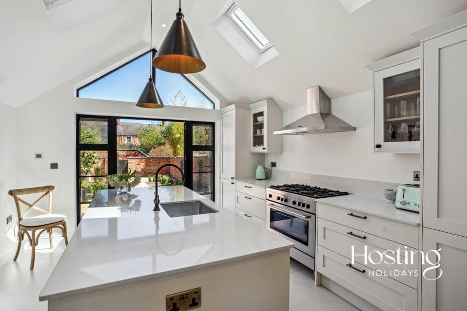 Kitchen or kitchenette, Dining area, dishwasher, stove, toaster