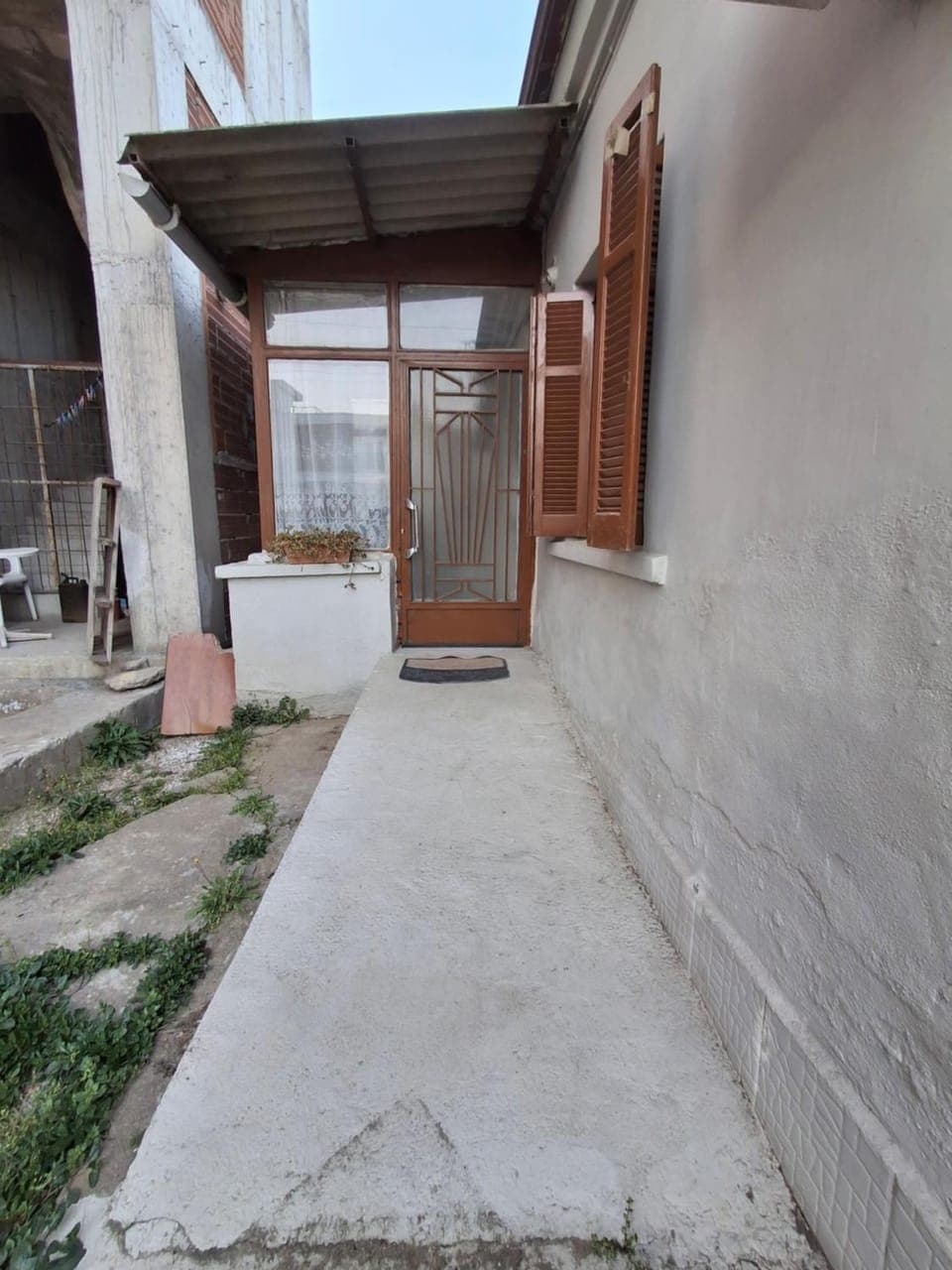 Property building, Day