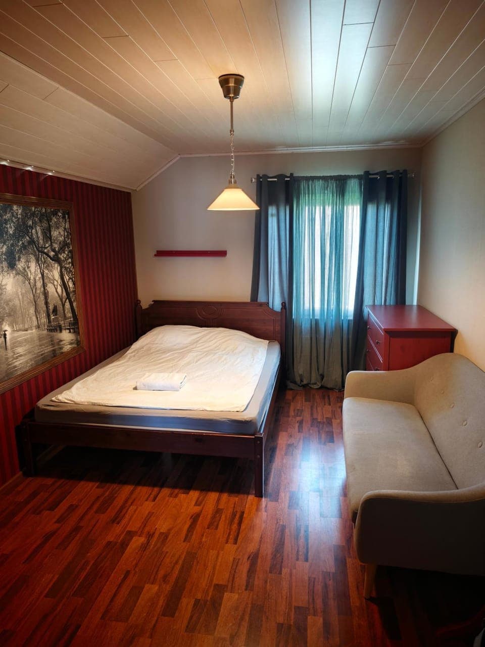 Tilava huone rannan lähellä Vacation rental in Finland