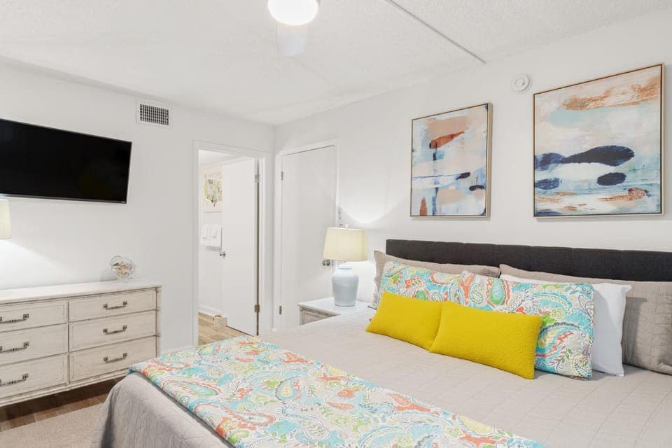 Bed, Bedroom
