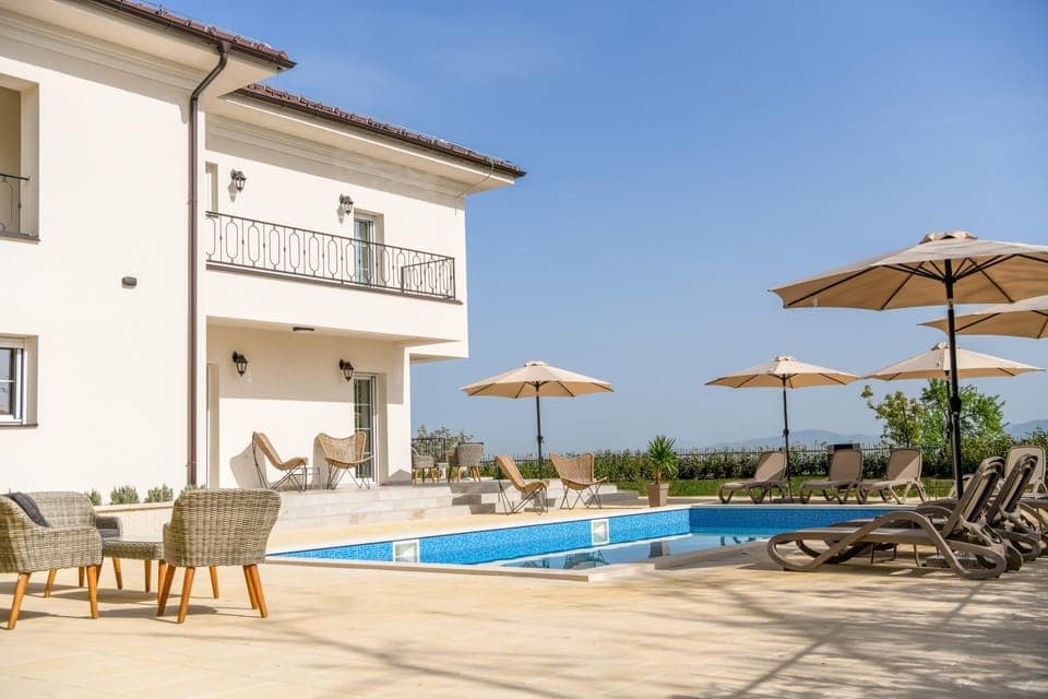 Property building, Swimming pool