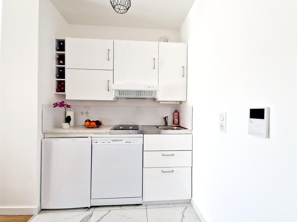 Kitchen or kitchenette, stove