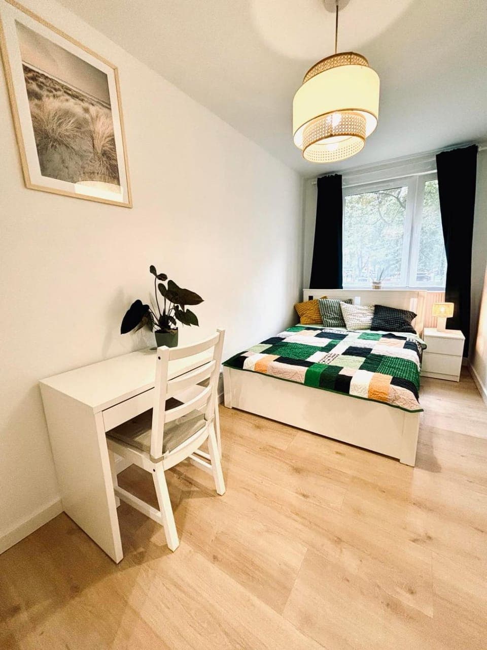 Bed, Photo of the whole room, Bedroom