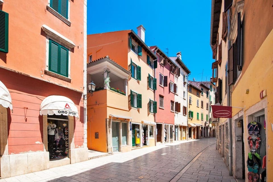 Property building, Street view