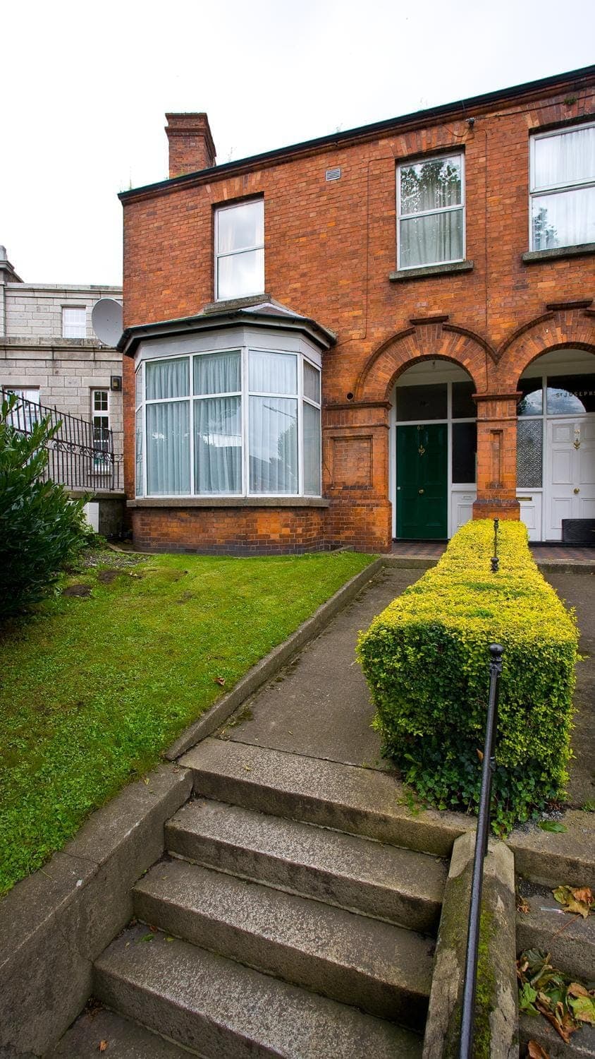 Property building, Facade/entrance