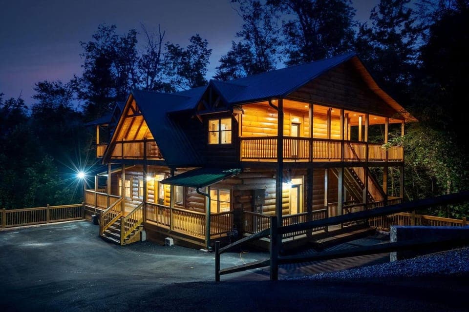 Gorgeous Cabin with Arcade Games, Pool and Endless Entertainment in Tennessee Cabin in Gatlinburg