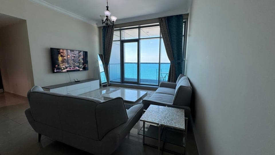 Communal lounge/ TV room, TV and multimedia, Living room, Seating area, Sea view