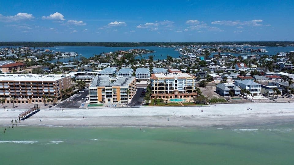 Redington Beach Townhouse 16305 House in North Redington Beach