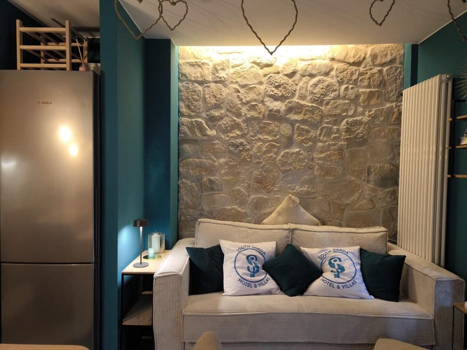 Communal lounge/ TV room, Living room