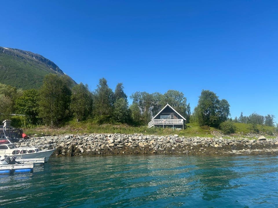 Sjursnes, Lyngen alps, Aurora borealis House in Troms Og Finnmark