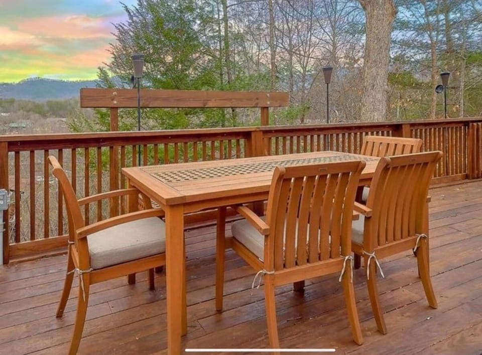 Natural landscape, Dining area, Mountain view