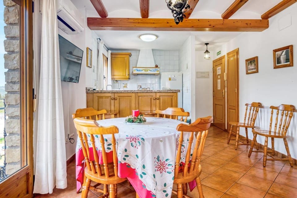 Property building, Kitchen or kitchenette, Living room