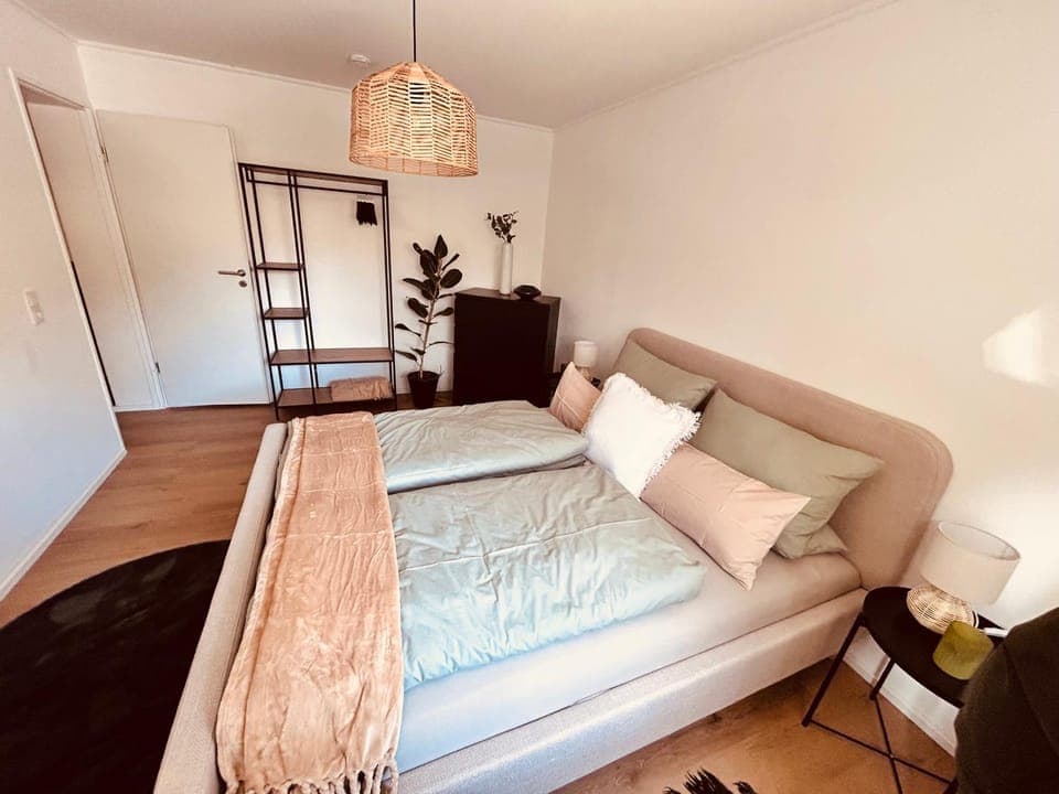 Bed, Photo of the whole room, Bedroom