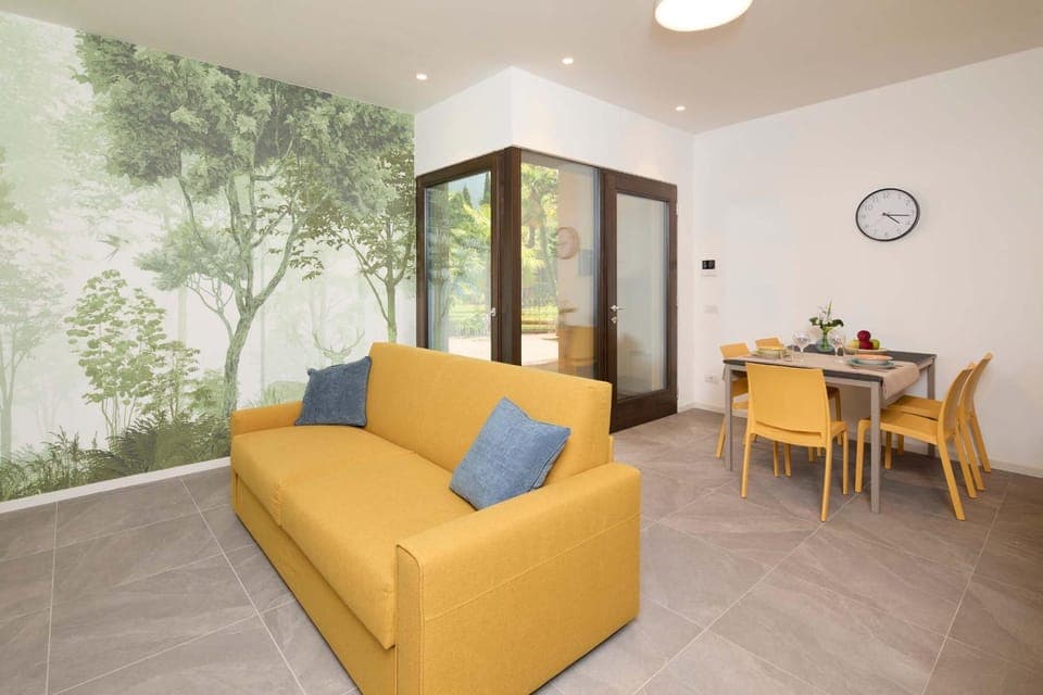 Communal lounge/ TV room